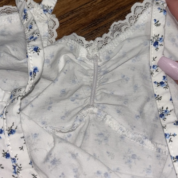 Floral Lace Trim Tank Top - Picture 4 of 5